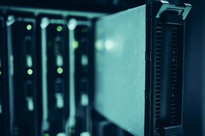 Apple private cloud compute: la svolta del cloud confidenziale — confidential computing secure data center server hardware
