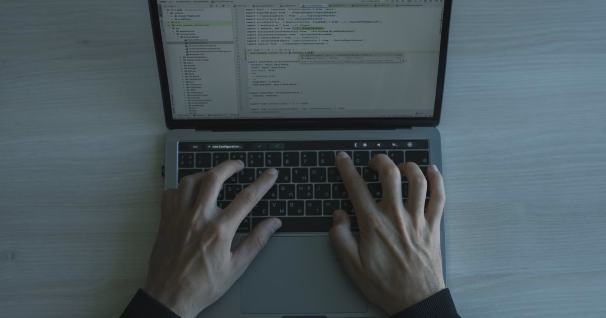 Anthropic Computer Use e la nuova era dell'automazione legacy — software engineer analyzing legacy user interface code