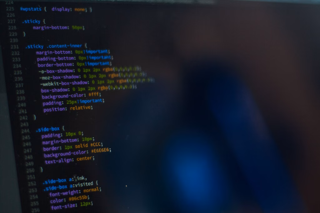 Agentic RAG con LangGraph per workflow aziendali complessi — software engineer analyzing artificial intelligence system architecture code in corporate office